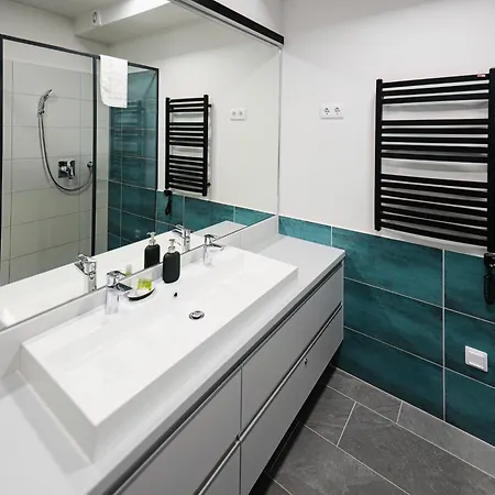 Soling Apartmanhaz Lejlighed Velence