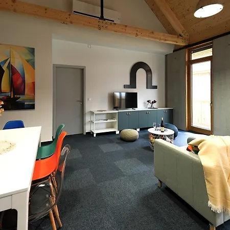 Soling Apartmanhaz * Velence