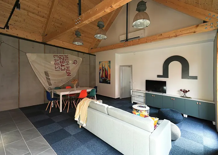 Soling Apartmanhaz Velence